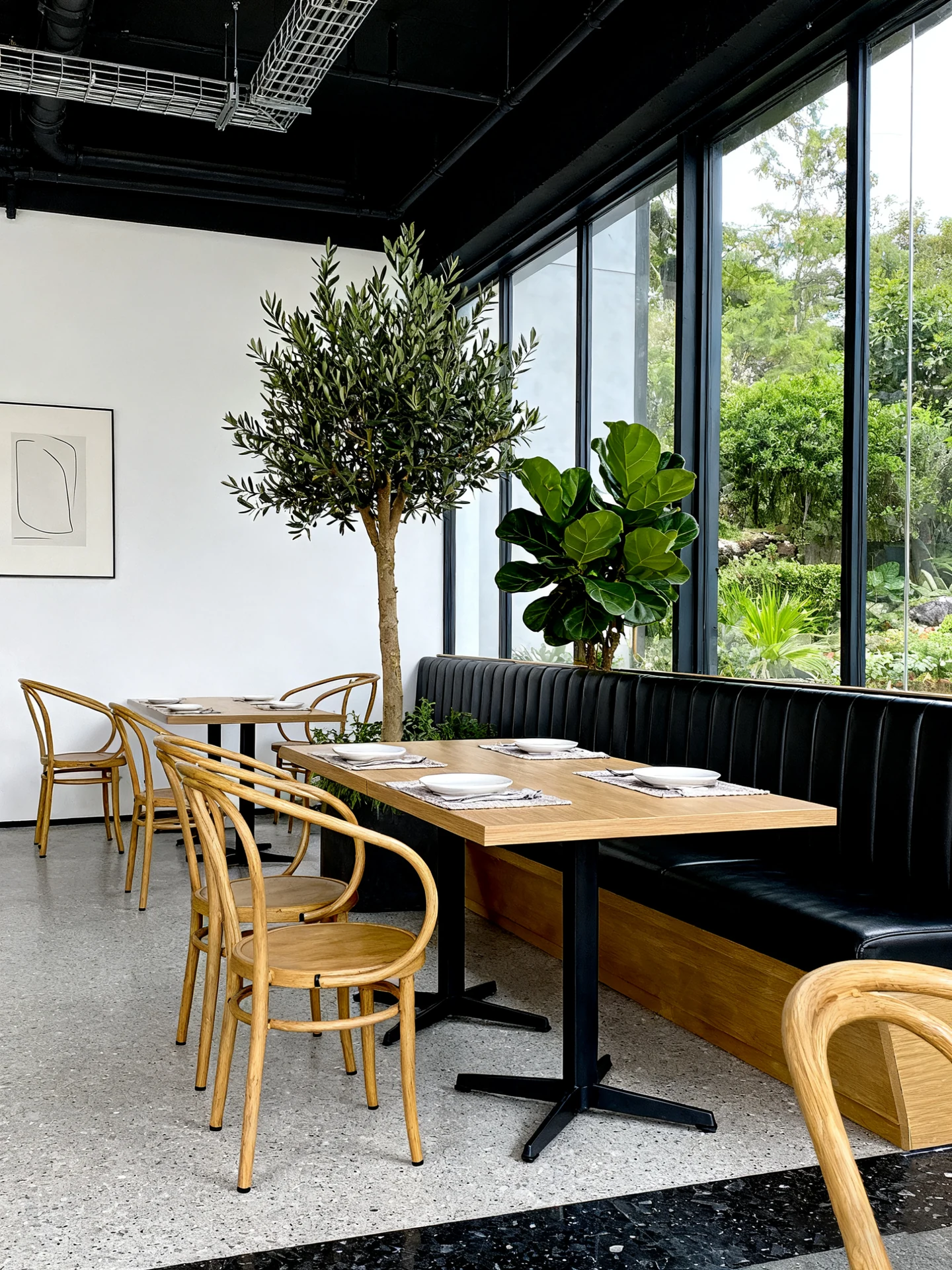 Metal-Frame Outdoor Dining Armchair application scene