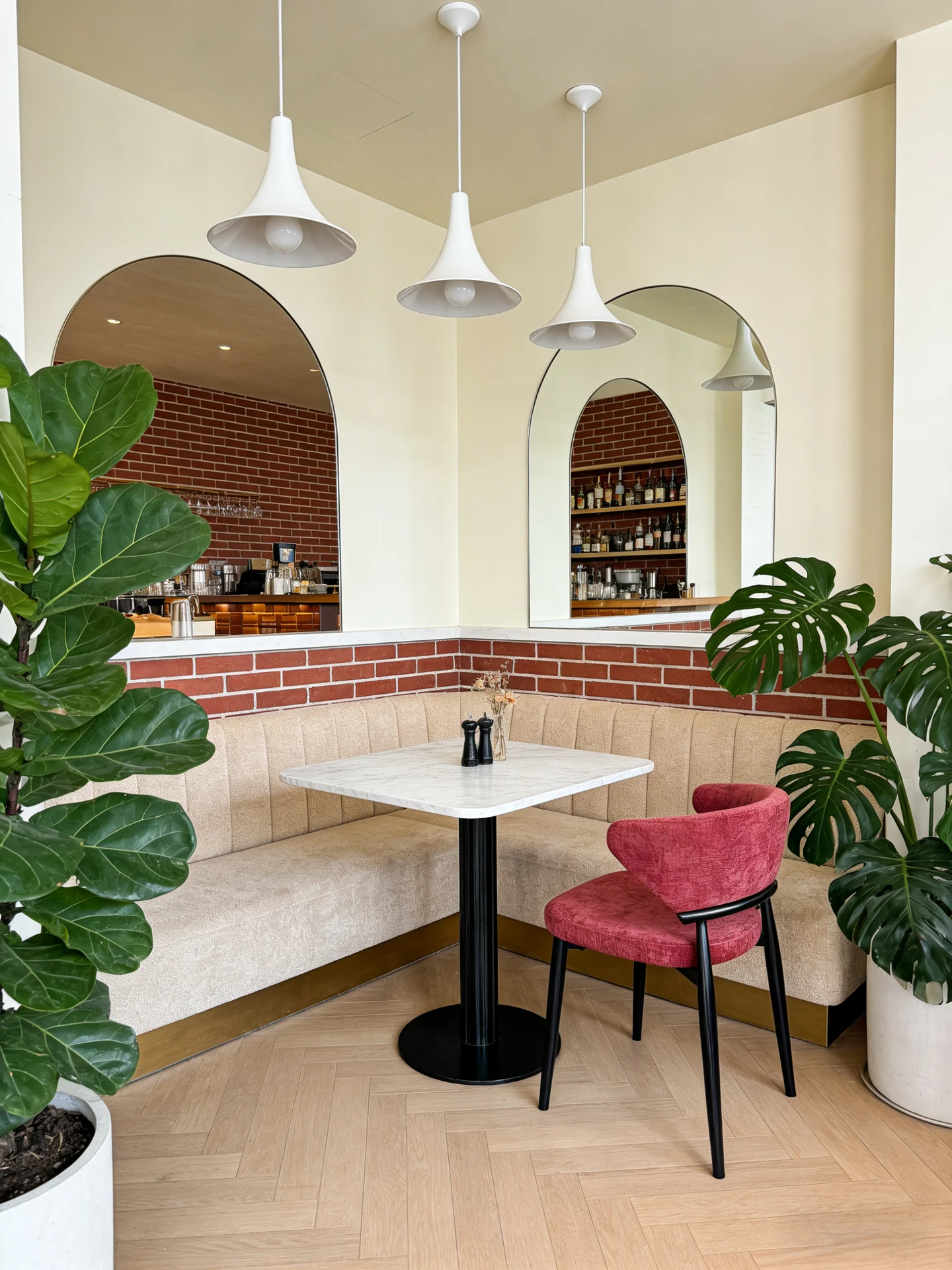 Curved-Back Commercial Restaurant Chair application scene